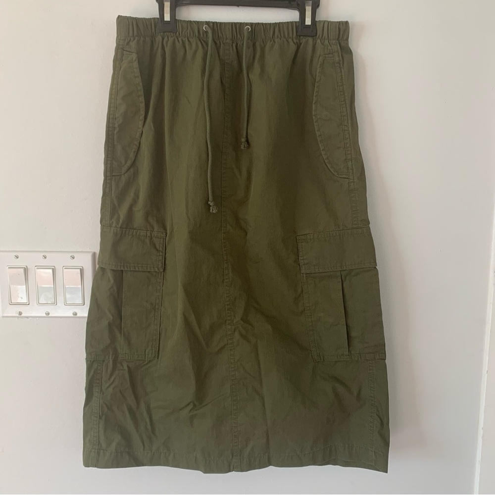 TNA Aritzia Green Cargo Maxi Skirt Women’s  Small S Pockets Drawstring Elastic